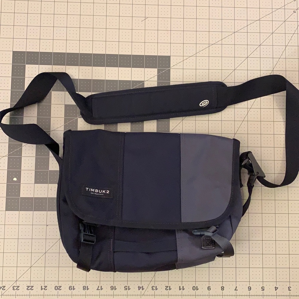 Gently used Timbuk2 crossbody messenger bag